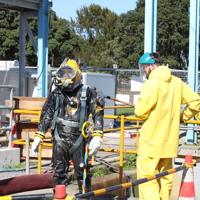 Diver decontamination